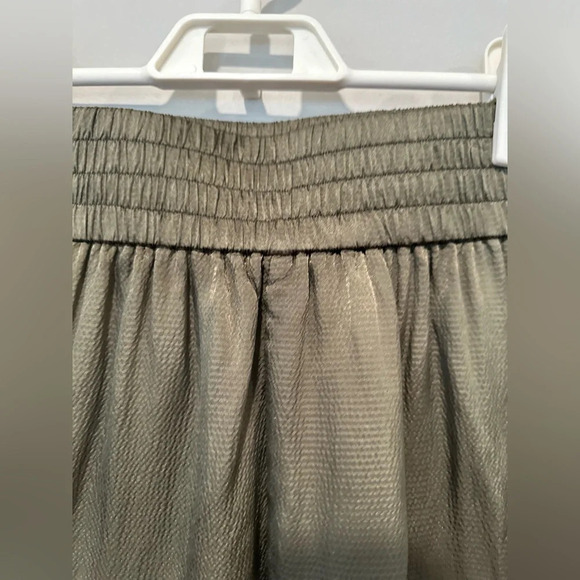 Everlane The Satin Pull-On 5" Short with Pockets Size XS. Olive Green T1022 - Picture 5 of 11